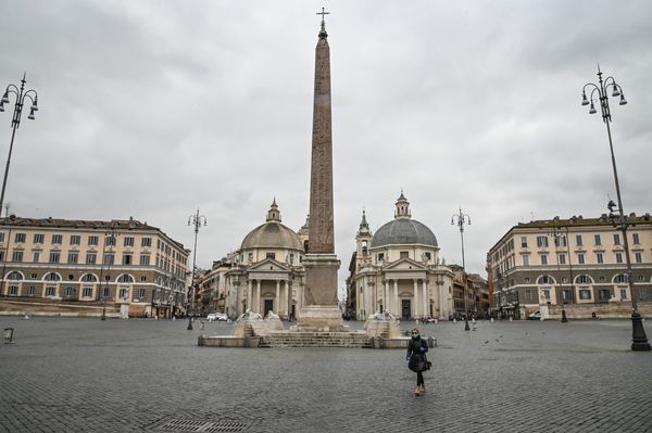 El Covid vuelve a crecer en Italia con un nuevo tipo de paciente: el país se moviliza para “salvar la Navidad” - .::Agencia IP::.