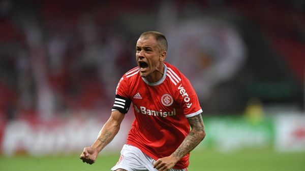 El Inter de Porto Alegre le abre las puertas a D'Alessandro