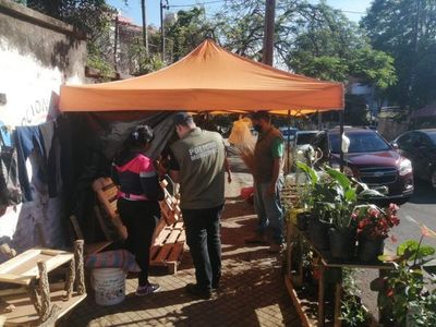 Ordenarán puestos de vendedores ocasionales que se instalan en veredas de Asunción - Nacionales - ABC Color