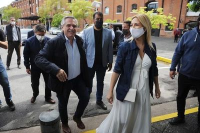 MUNDO | Oposición argentina gana comicios legislativos en los principales distritos