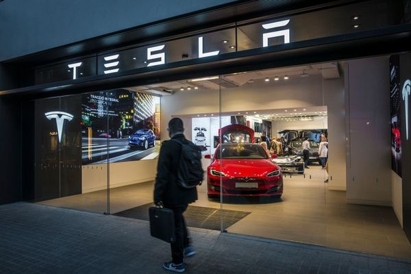 Repunte de Tesla sostuvo caída de acciones en Estados Unidos - MarketData