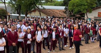 Vacunados y no vacunados: Colegio intentó sectorizar a estudiantes para graduación