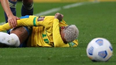 Neymar no viaja a Argentina por una molestia muscular