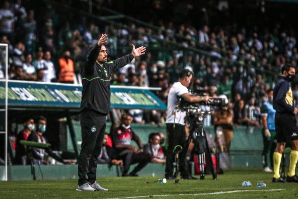 ¡Histórico! El Coritiba de Gustavo Morínigo aseguró el ascenso al Brasileirão