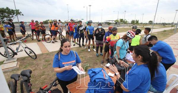 La Nación / Brindaron recomendaciones y atención en la Costanera