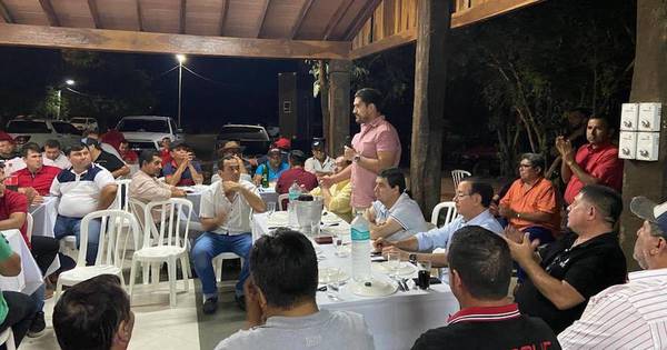 La Nación / Grupos de camioneros rechazan apoyo a Velázquez, dice dirigente