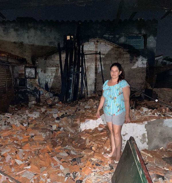 Familia pierde todo en incendio y solo la virgen de Caacupé quedó intacta - Nacionales - ABC Color