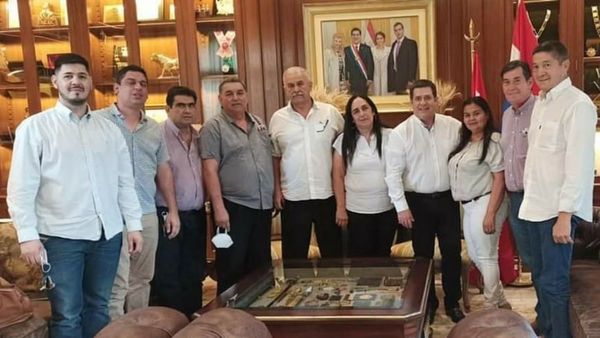 Alliana se contradice al autorizar el contrato de dos hijos de diputado