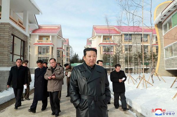 Kim Jong-un reaparece en público por primera vez en más de un mes - Mundo - ABC Color