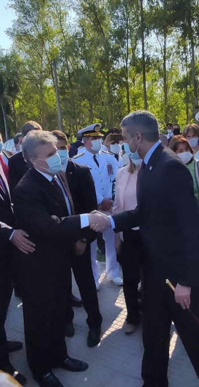 Titular de Copaco, que gana más que un ministro, evita hablar de pérdidas - Nacionales - ABC Color