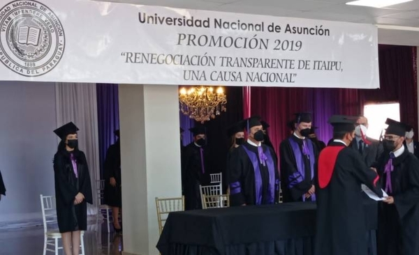 Diario HOY | Nuevos médicos en San Pedro: egresaron 23 profesionales