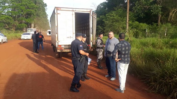 Piratas del asfalto vestidos como agentes de la Policía roban camión con mercadería - La Clave