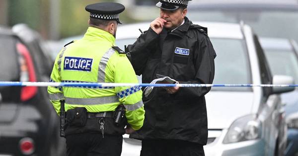 La Nación / Tras explosión de taxi, Reino Unido decide elevar a grave el riesgo de amenaza terrorista