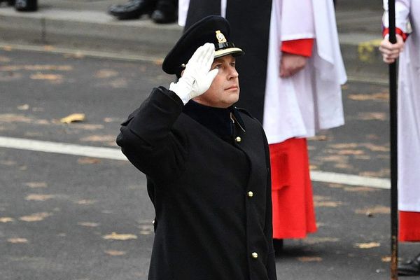 Isabel II delega, esta vez en su hijo Eduardo, un acto ante el Sínodo - Mundo - ABC Color