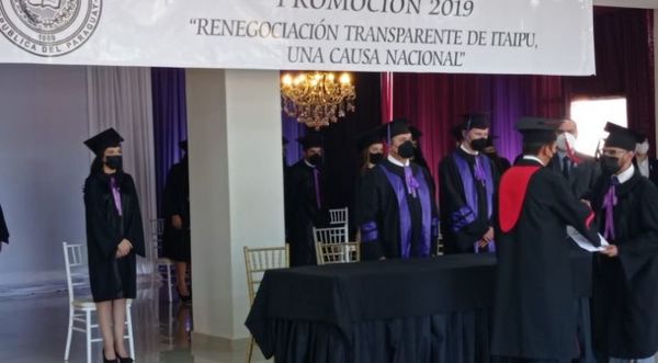 Nuevos médicos en San Pedro: egresaron 23 profesionales