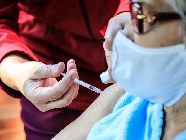Salud notifica a Fiscalía declaraciones de médico antivacunas · Radio Monumental 1080 AM