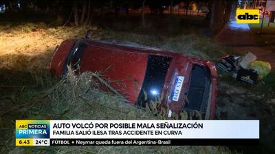 Vehículo cae en una zanja sobre la autopista Ñu Guasu por falta de señalización - ABC Noticias - ABC Color