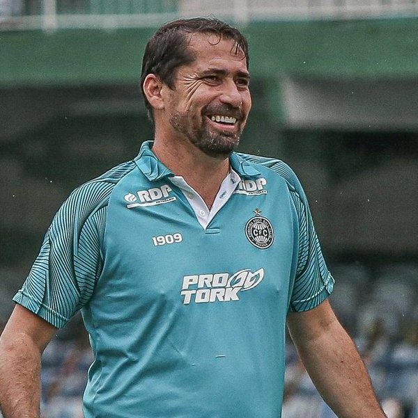 Gustavo Morínigo logra histórico ascenso con el Coritiba en Brasil - .::Agencia IP::.