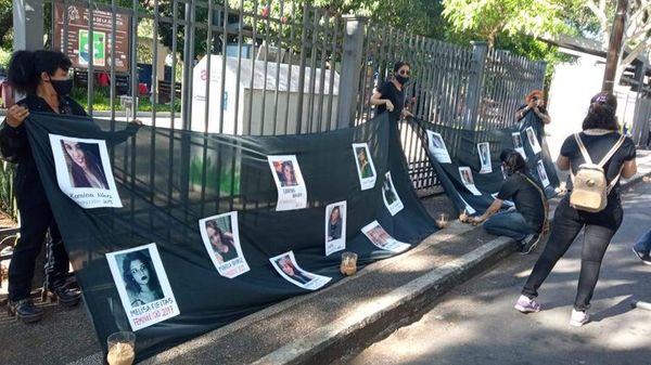 Mujeres lanzan marcha del #25NPy contra la violencia - Nacionales - ABC Color