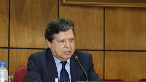 Euclides niega secretismo en tema de Itaipú y habla de transparentar