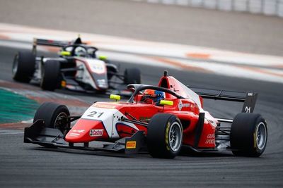 Joshua terminó séptimo en el primer test de la F3 Europea - Automovilismo - ABC Color