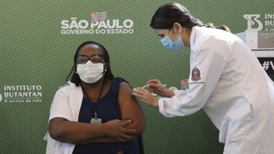 Brasil aprobó las dos primeras vacunas y comenzó a aplicar una de ellas en San Pablo - .::Agencia IP::.