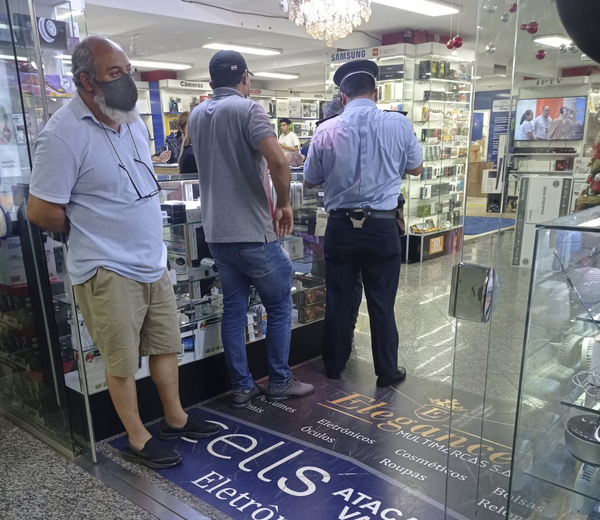 Estafan a turista brasileño en el Shopping Alfonso