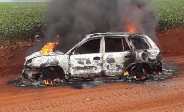 Camioneta se incendió por completo en Mbaracayú