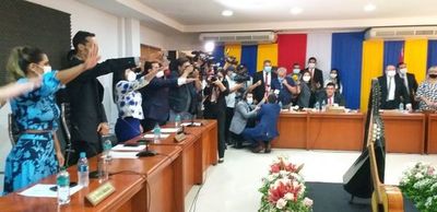 Tribunal Electoral dice que juramento de intendente y ediles de Luque en bochornosa sesión es legal - Nacionales - ABC Color