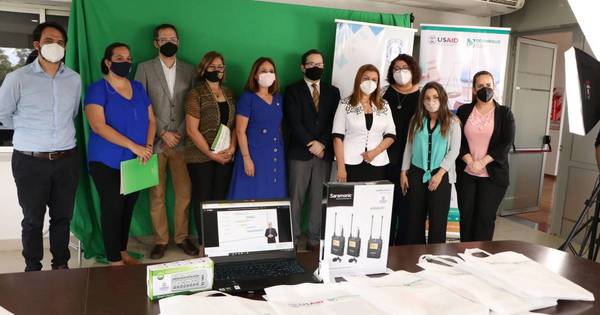 La Nación / Entregan equipos tecnológicos para fortalecer la capacitación virtual de defensores públicos