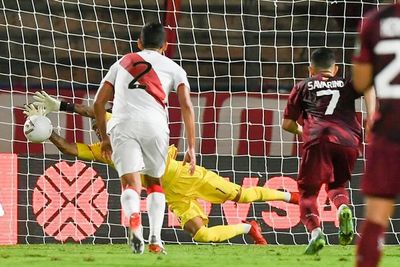 Pedro Gallese celebra la victoria de Perú ante una “difícil” Venezuela - Fútbol Internacional - ABC Color