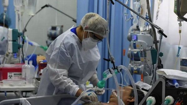 No vacunados ponen en jaque a los pacientes comunes