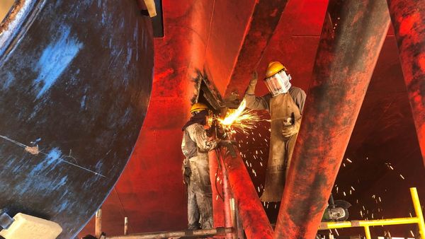 Astilleros están sobrecargados con reparaciones de embarcaciones