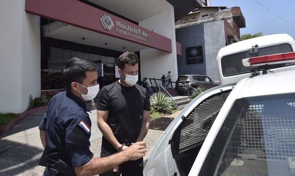 Fiscal convoca a chofer que “mató su camioneta” y a viuda de comerciante - Nacionales - ABC Color