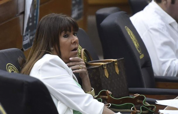 “Bachi” y sus aliados pedirán la expulsión de Celeste Amarilla - Noticiero Paraguay