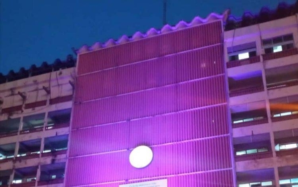 Diario HOY | IPS se ilumina de lila en día del prematuro
