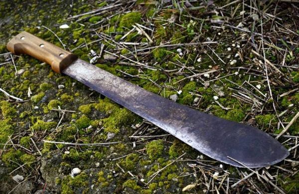 Detienen a indígena ebrio por machetear a su concubina