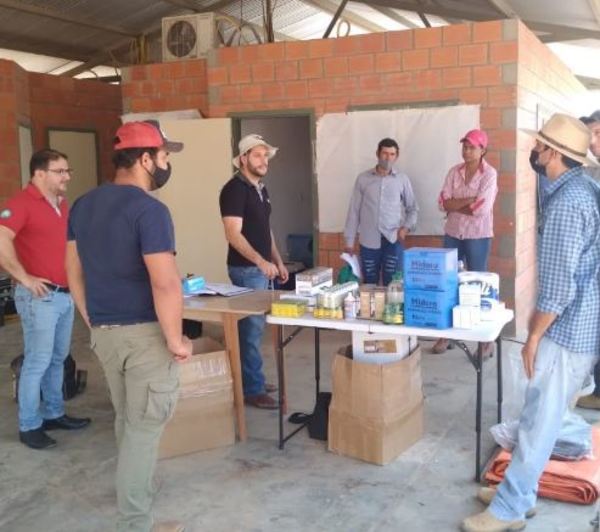 MAG capacita a productores chaqueños para aumentar la tasa de procreo bovino - .::Agencia IP::.