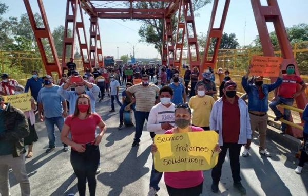 Transportistas exigen apertura del Puerto Falcón