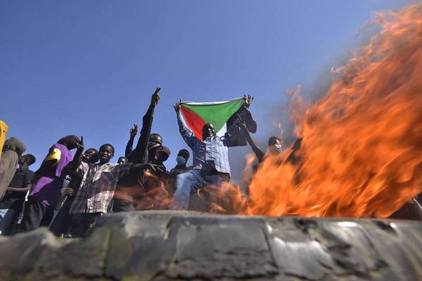 Dos muertos y varios heridos en nuevas protestas contra golpe en Sudán - Mundo - ABC Color