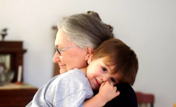 Diario HOY | Es oficial: la ciencia dice que las abuelas nos hacen bien