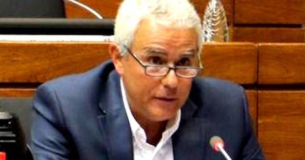 La Nación / “No sé en qué país vive el ministro”, dice senador al refutar expresiones de Giuzzio