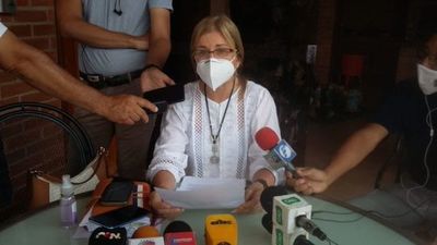 Beatriz Denis responde a Giuzzio: “Calladito te ves más bonito”