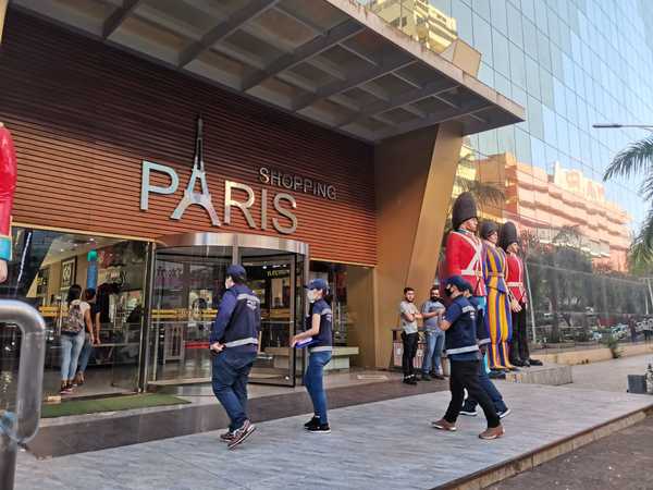 Tributación controló 297 locales comerciales en Ciudad del Este