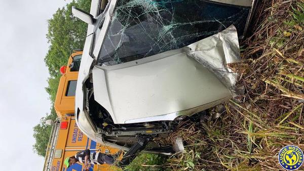 Aparatoso vuelco deja un herido en la ruta Luque – San Ber •