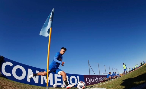 Diario HOY | Bragantino entrena en Montevideo de cara a la final y confiado en su momento