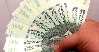 La Nación / El aguinaldo de este año valdrá 7% menos, resalta economista