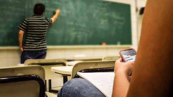 Mitad de los  jóvenes  no asisten al colegio por razones económicas