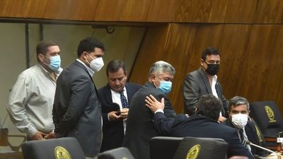 Otorgan al TSJE la potestad de multar a los que no votan