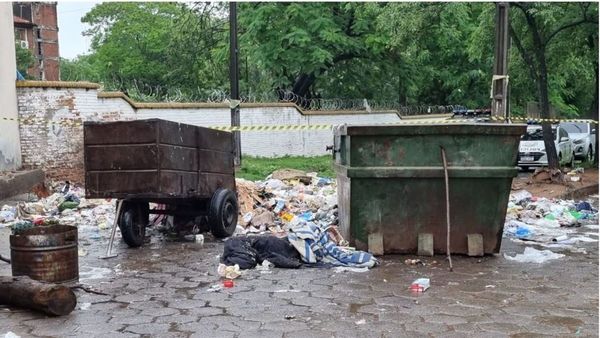 Encuentran cadáver entre la basura, frente a la cárcel de Tacumbú